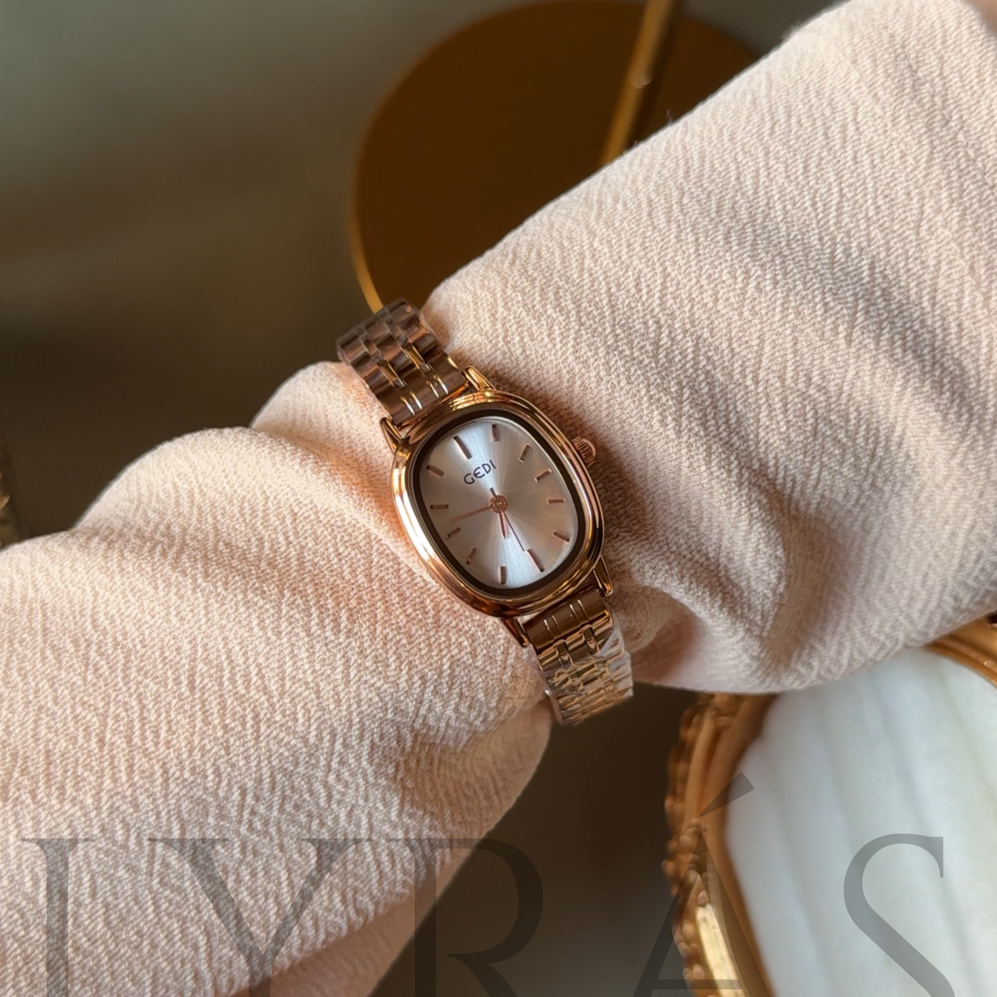 Oval Serenity - White